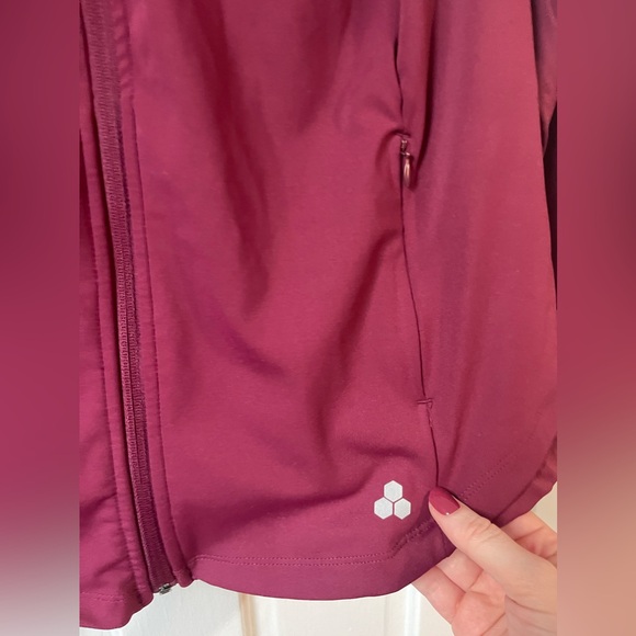 Tek Gear Women's Burgundy Full Zip Medium Weight Moisture Wicking Jacket Size XL - Picture 4 of 7